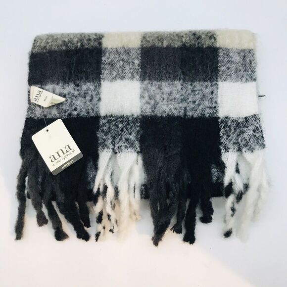 NWT a.n.a. A New Approach SOFT Plaid Scarf Black Gray White 80 inch plus Fringe - Picture 3 of 6